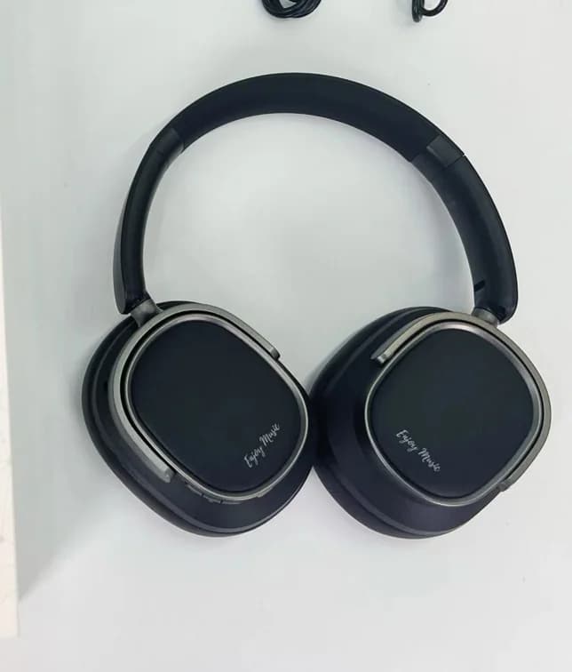 Retro Bluetooth-hörlurar över örat med aktiv brusreducering