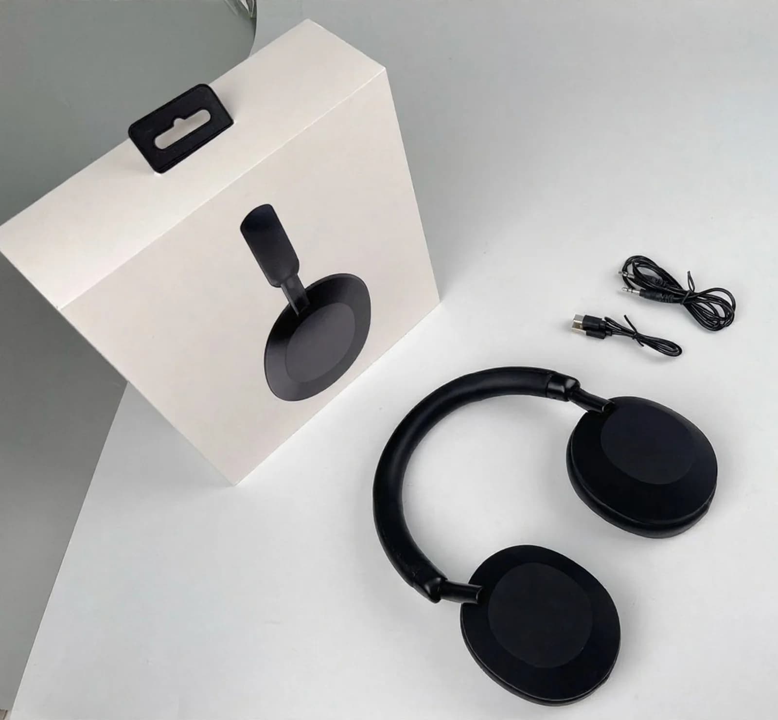 Trådlösa Bluetooth-hörlurar med aktiv brusreducering över örat