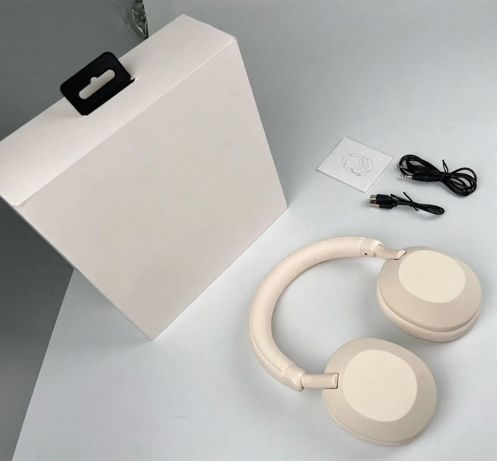 Trådlösa Bluetooth-hörlurar med aktiv brusreducering över örat