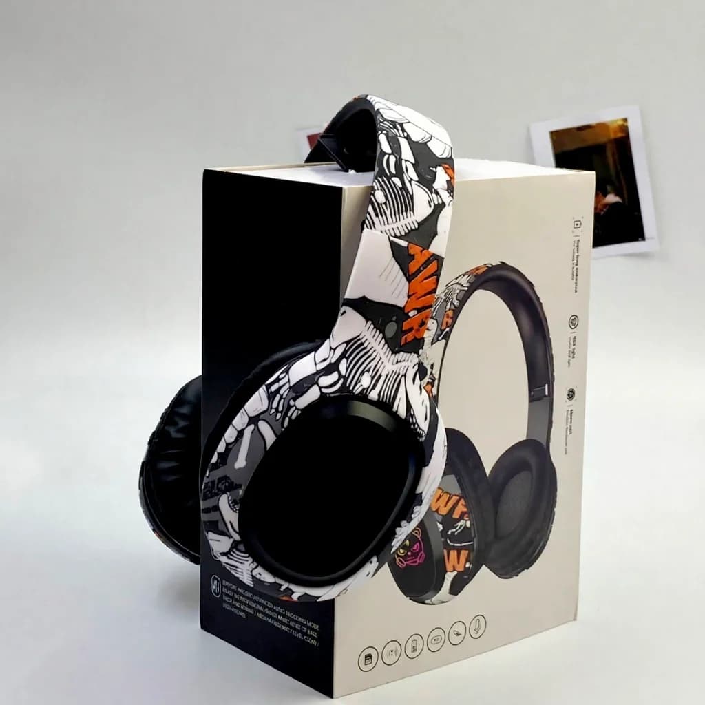 On-ear Bluetooth-hörlurar med FM-radio och LED-ljus